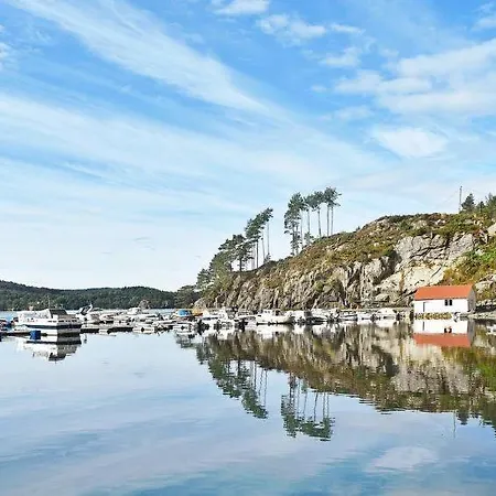 Sleeps 4 Wifi Holiday home Uggdal