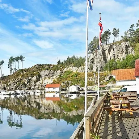 Sleeps 4 Wifi Uggdal